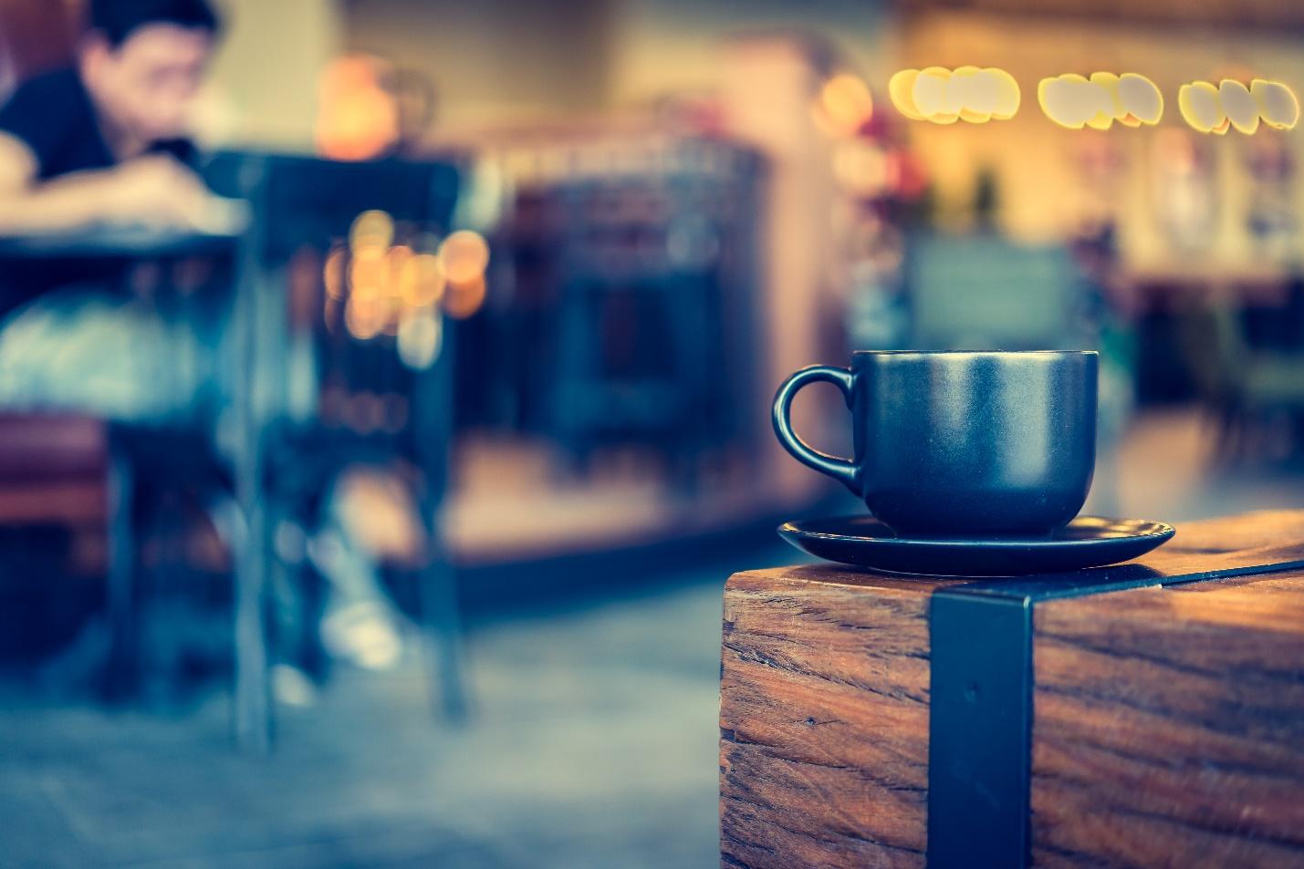 How Prague-Inspired Cafés Differ from Local Coffee Shops